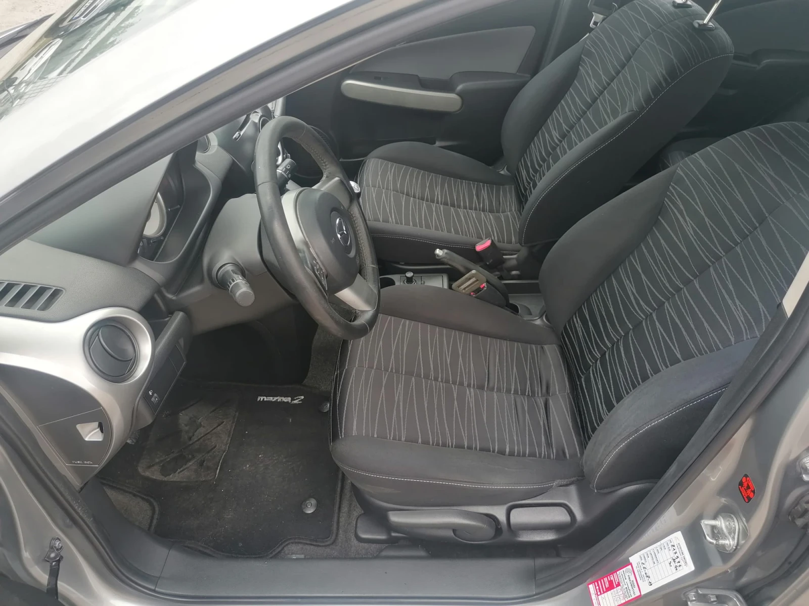 Mazda 2 1.3 75кс / Газ-Бензин / Клима, снимка 9 - Автомобили и джипове - 54739230