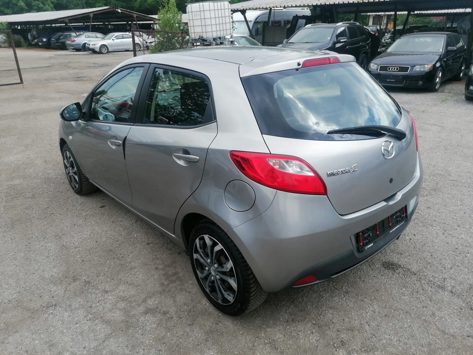 Mazda 2 1.3 75кс / Газ-Бензин / Клима, снимка 4 - Автомобили и джипове - 54739230