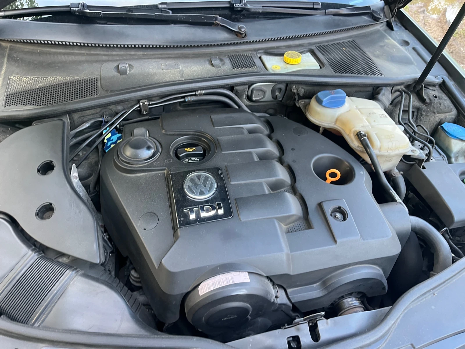 VW Passat 131 TDI, снимка 14 - Автомобили и джипове - 54825910