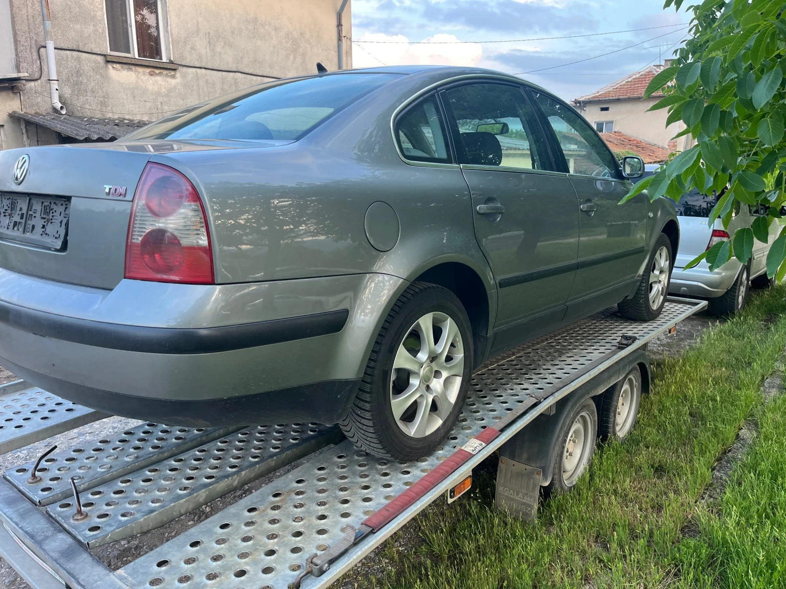 VW Passat 131 TDI, снимка 5 - Автомобили и джипове - 54825910
