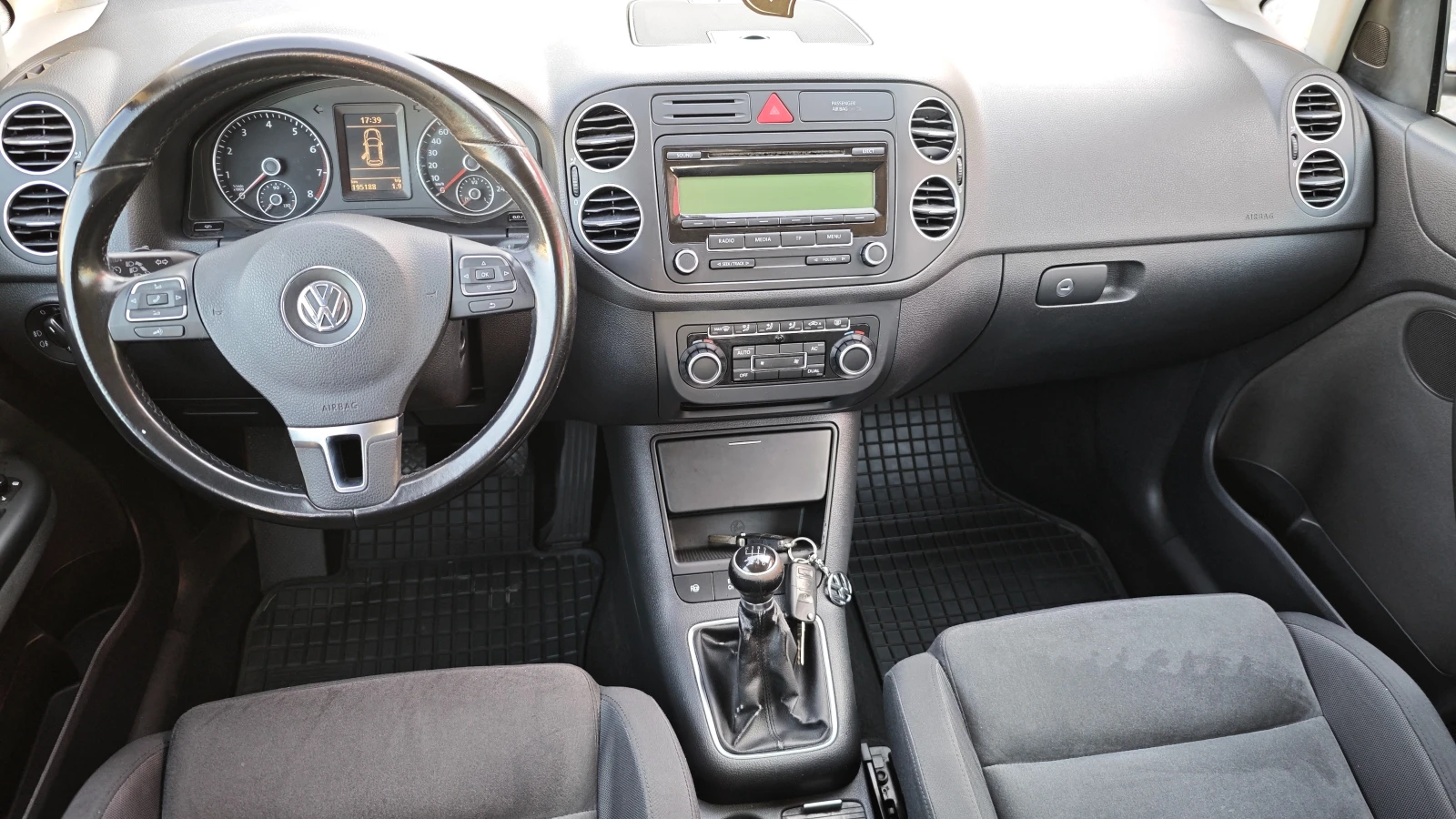 VW Golf Plus ПОДАРЪК ВТОРИ НОВИ ГУМИ/ВСИЧКО ПЛАТЕНО/ОБСЛУЖЕН, снимка 12 - Автомобили и джипове - 54956244