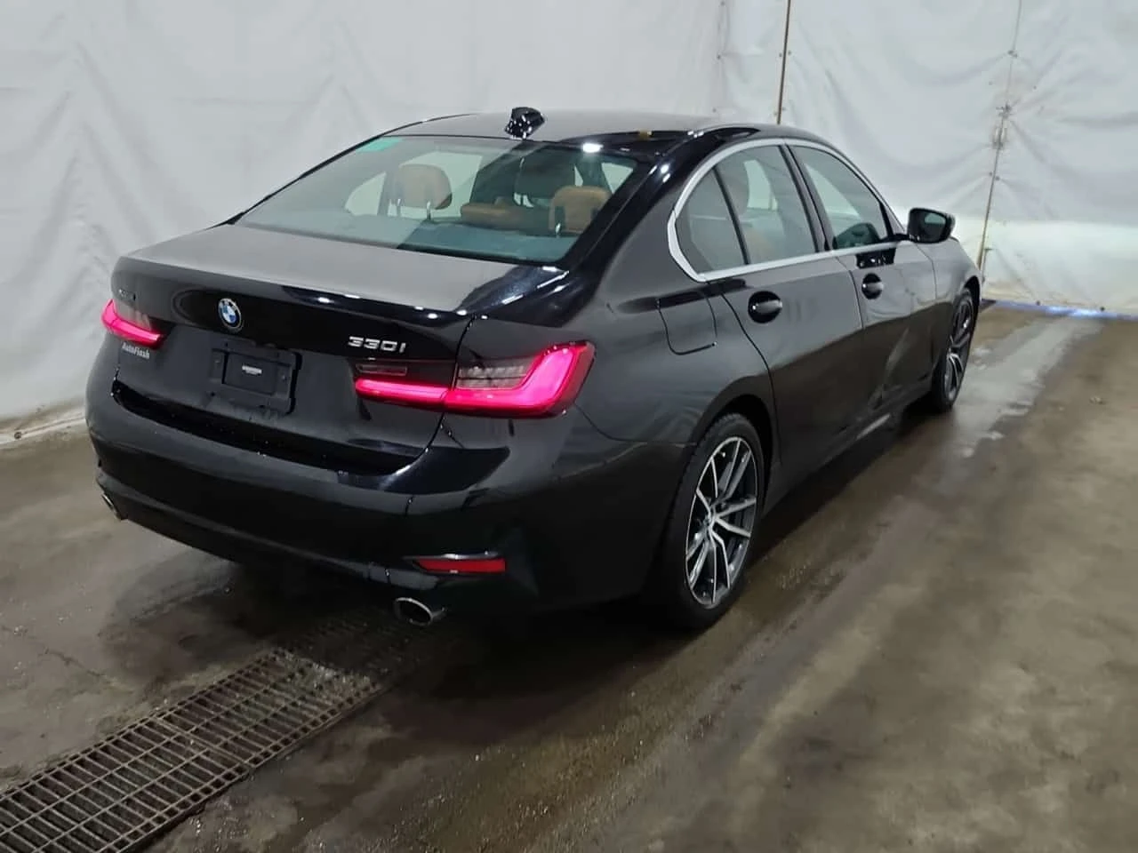 BMW 330 I XDRIVE / Memory / Blind Spot / АВТОКРЕДИТ , снимка 3 - Автомобили и джипове - 55429412