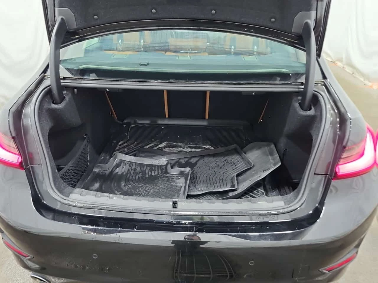 BMW 330 I XDRIVE / Memory / Blind Spot / АВТОКРЕДИТ , снимка 6 - Автомобили и джипове - 55429412