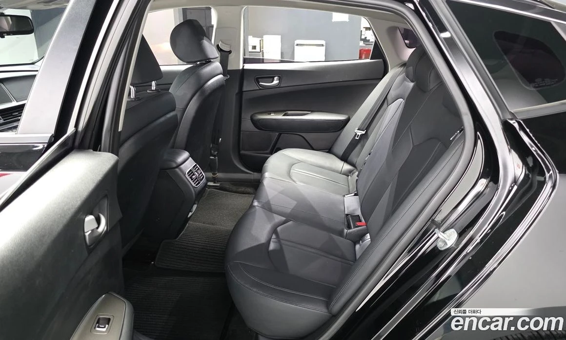 Kia K5 2.0 Luxury, снимка 17 - Автомобили и джипове - 55669083