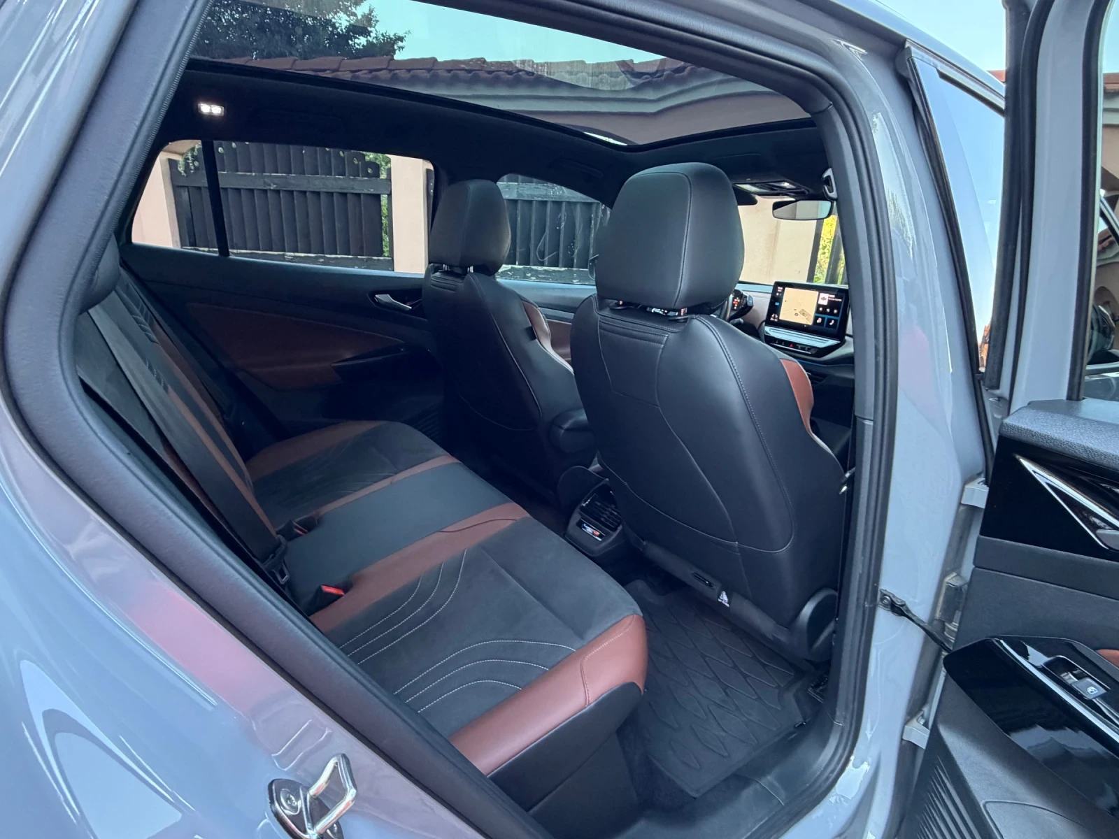 VW ID.4 82kw/PRO/Memory/Pano/360/HeadUp/83х.км, снимка 8 - Автомобили и джипове - 55803340