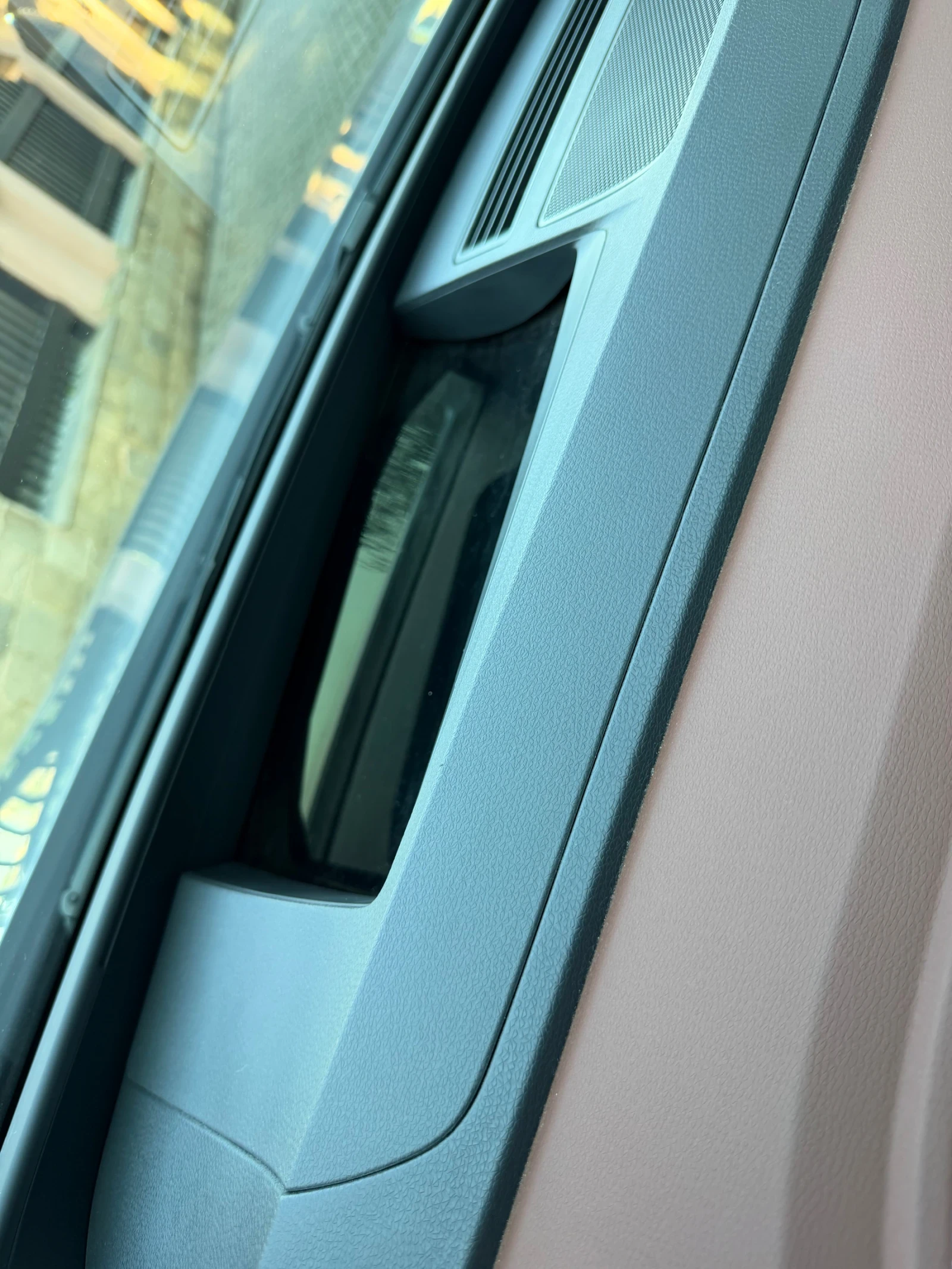 VW ID.4 82kw/PRO/Memory/Pano/360/HeadUp/83х.км, снимка 11 - Автомобили и джипове - 55803340