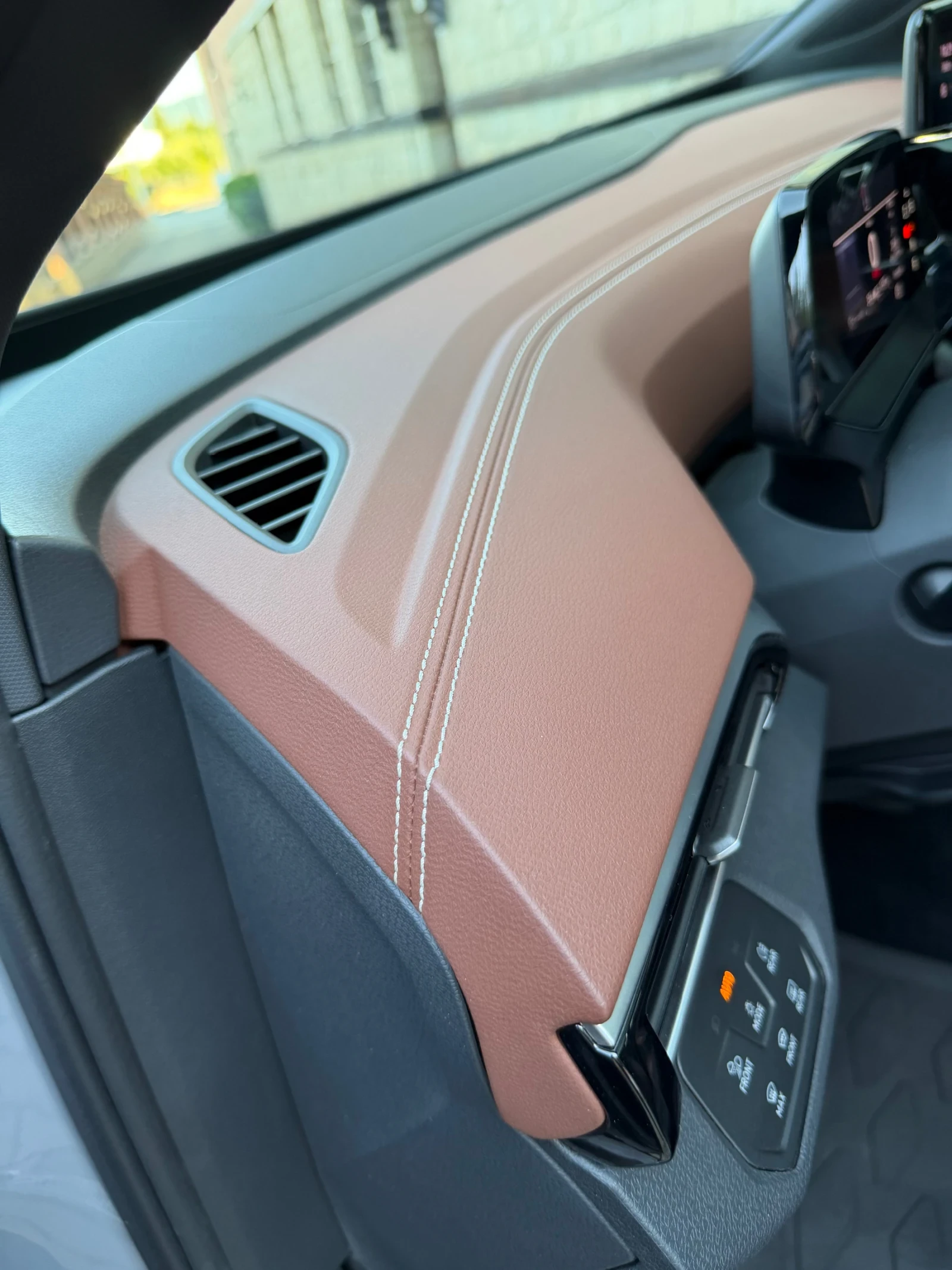 VW ID.4 82kw/PRO/Memory/Pano/360/HeadUp/83х.км, снимка 12 - Автомобили и джипове - 55803340