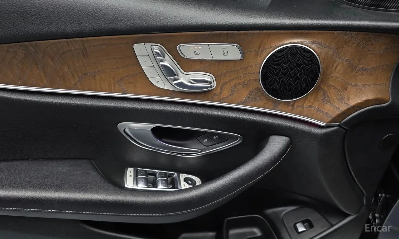 Mercedes-Benz E 300 * E300 4MATIC Exclusive Standard * ЦЕНА ДО БГ, снимка 17 - Автомобили и джипове - 55937527