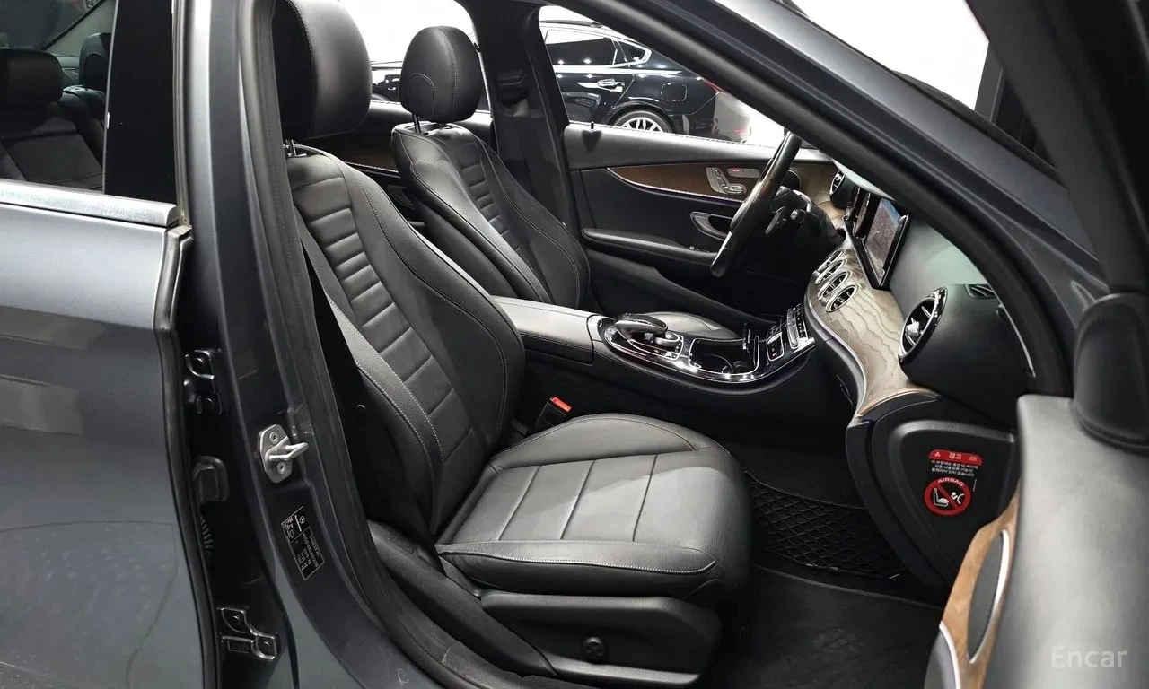 Mercedes-Benz E 300 * E300 4MATIC Exclusive Standard * ЦЕНА ДО БГ, снимка 11 - Автомобили и джипове - 55937527