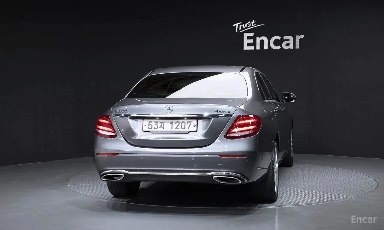 Mercedes-Benz E 300 * E300 4MATIC Exclusive Standard * ЦЕНА ДО БГ, снимка 4 - Автомобили и джипове - 55937527