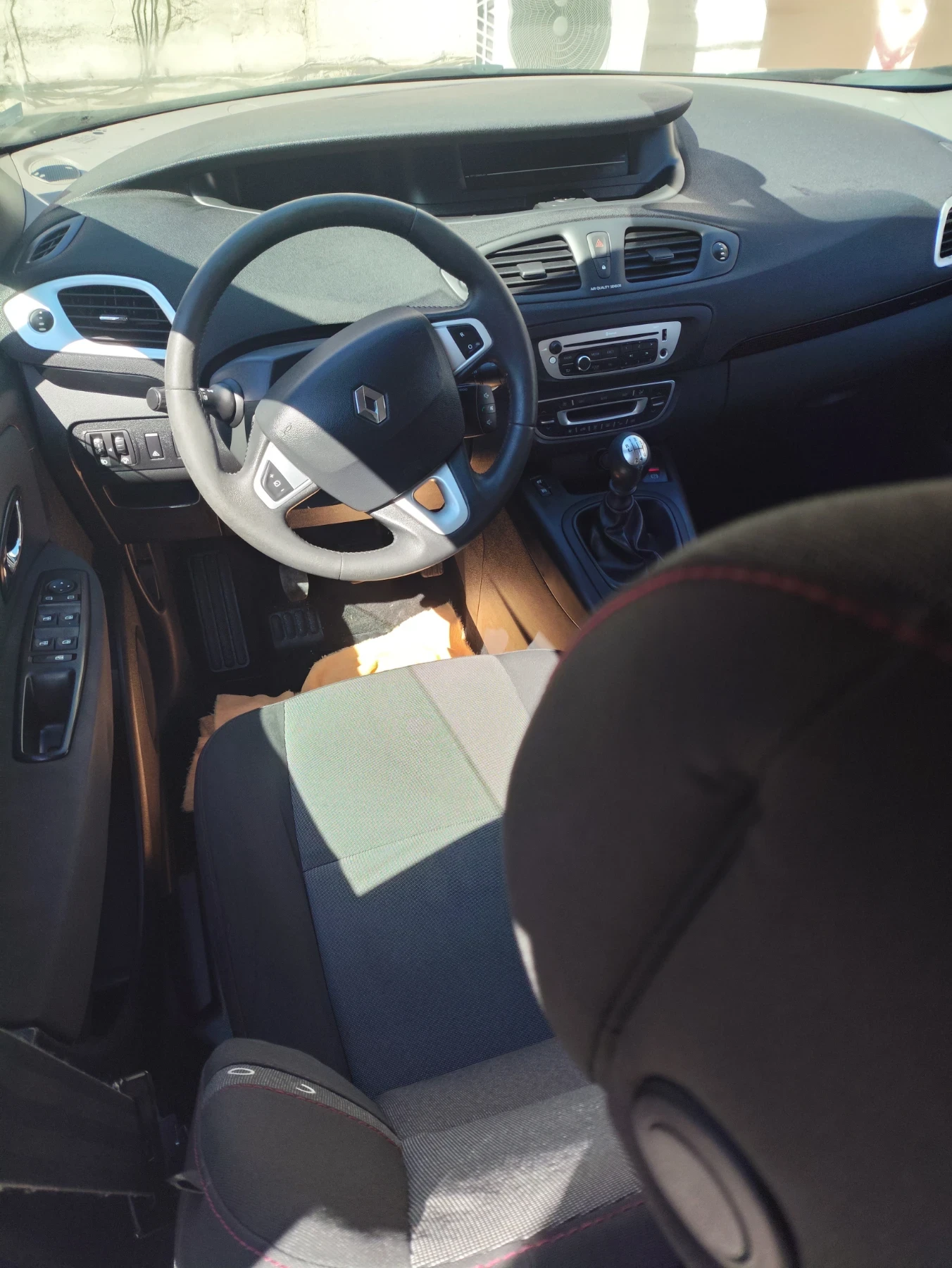 Renault Scenic, снимка 3 - Автомобили и джипове - 56071990
