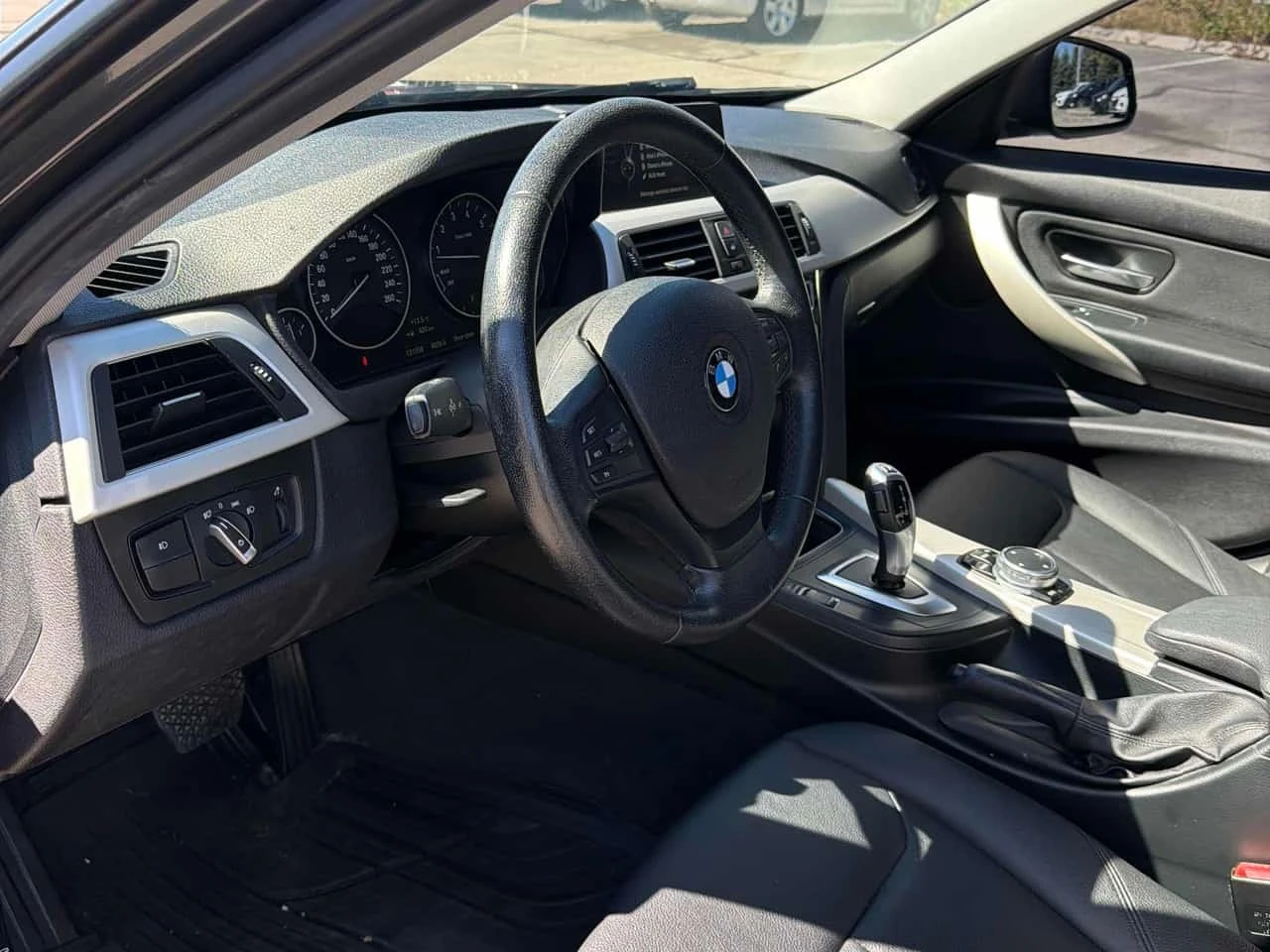 BMW 320 * 320i xDrive * CARFAX * ОПЦИЯ ЗА ФИНАНСИРАНЕ, снимка 5 - Автомобили и джипове - 56223433