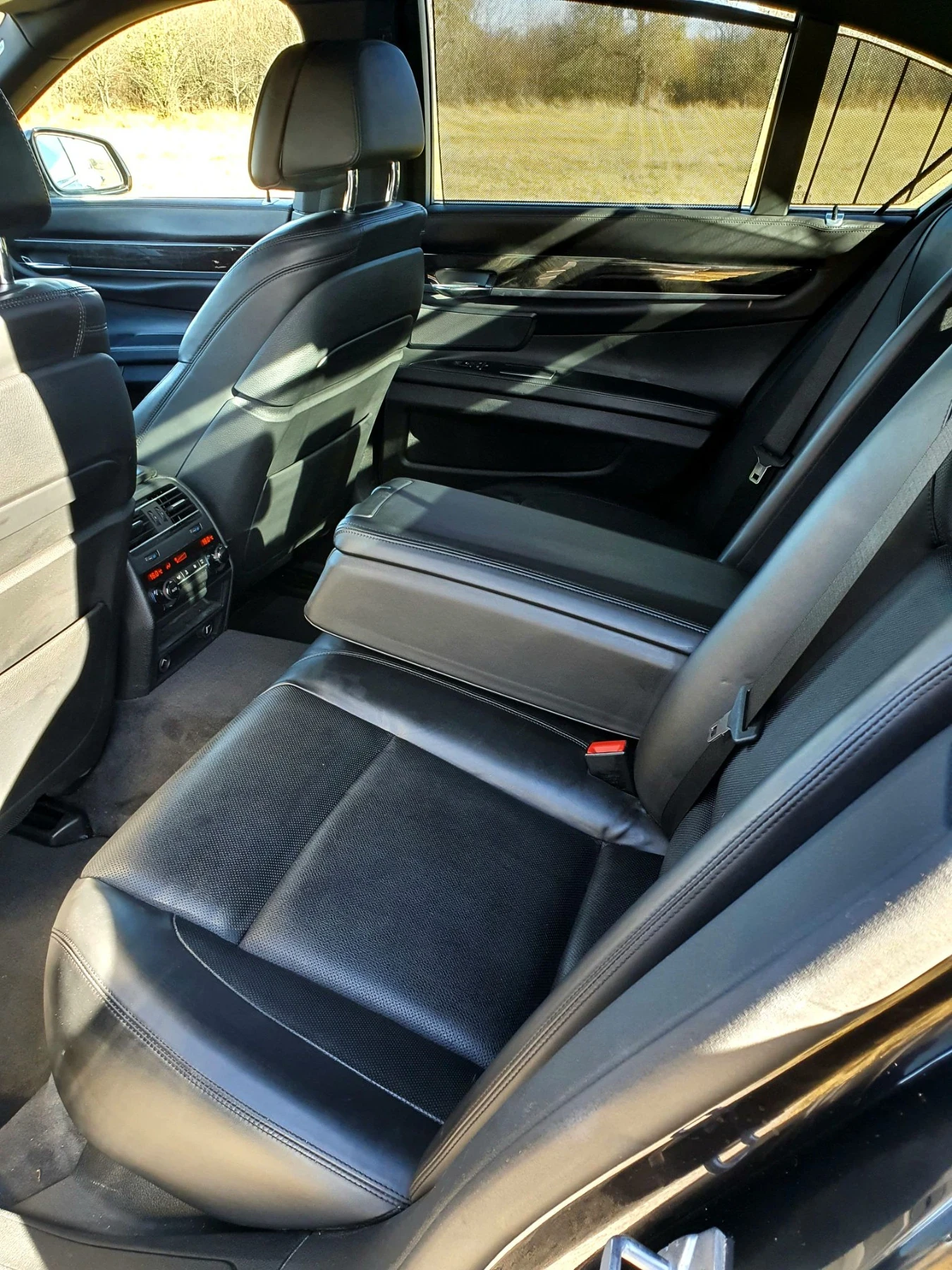 BMW 750 i lci, снимка 12 - Автомобили и джипове - 56251900