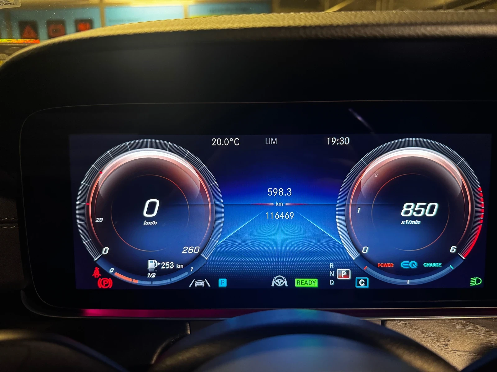 Mercedes-Benz E 220, снимка 11 - Автомобили и джипове - 56434357