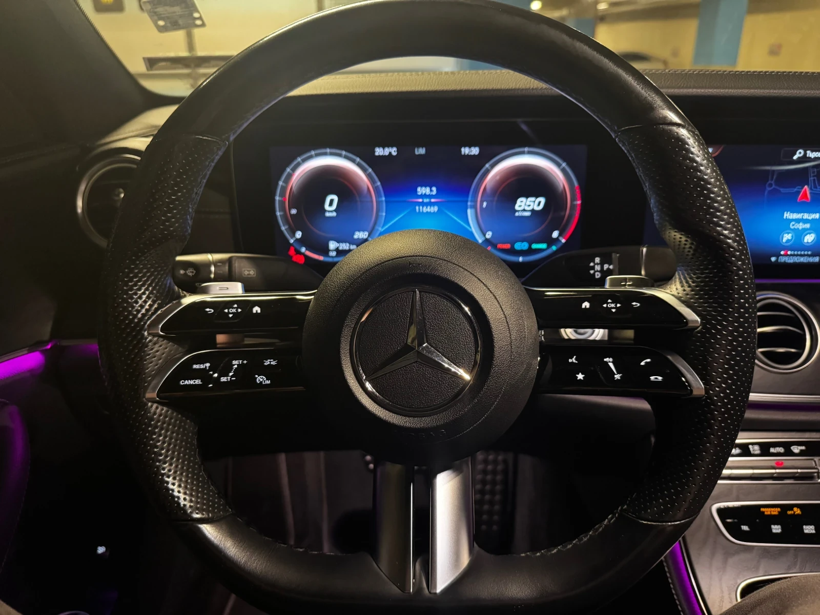 Mercedes-Benz E 220, снимка 12 - Автомобили и джипове - 56434357