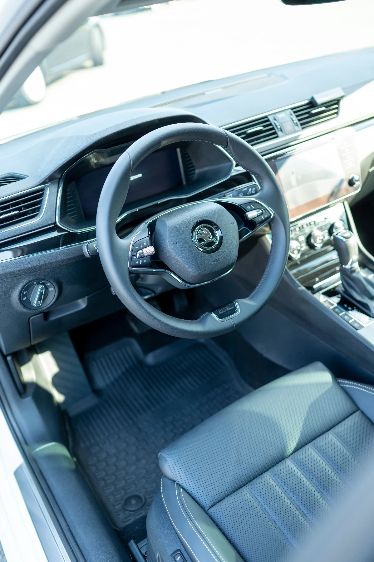 Skoda Superb 2.0 TSI 280, снимка 7 - Автомобили и джипове - 56451898