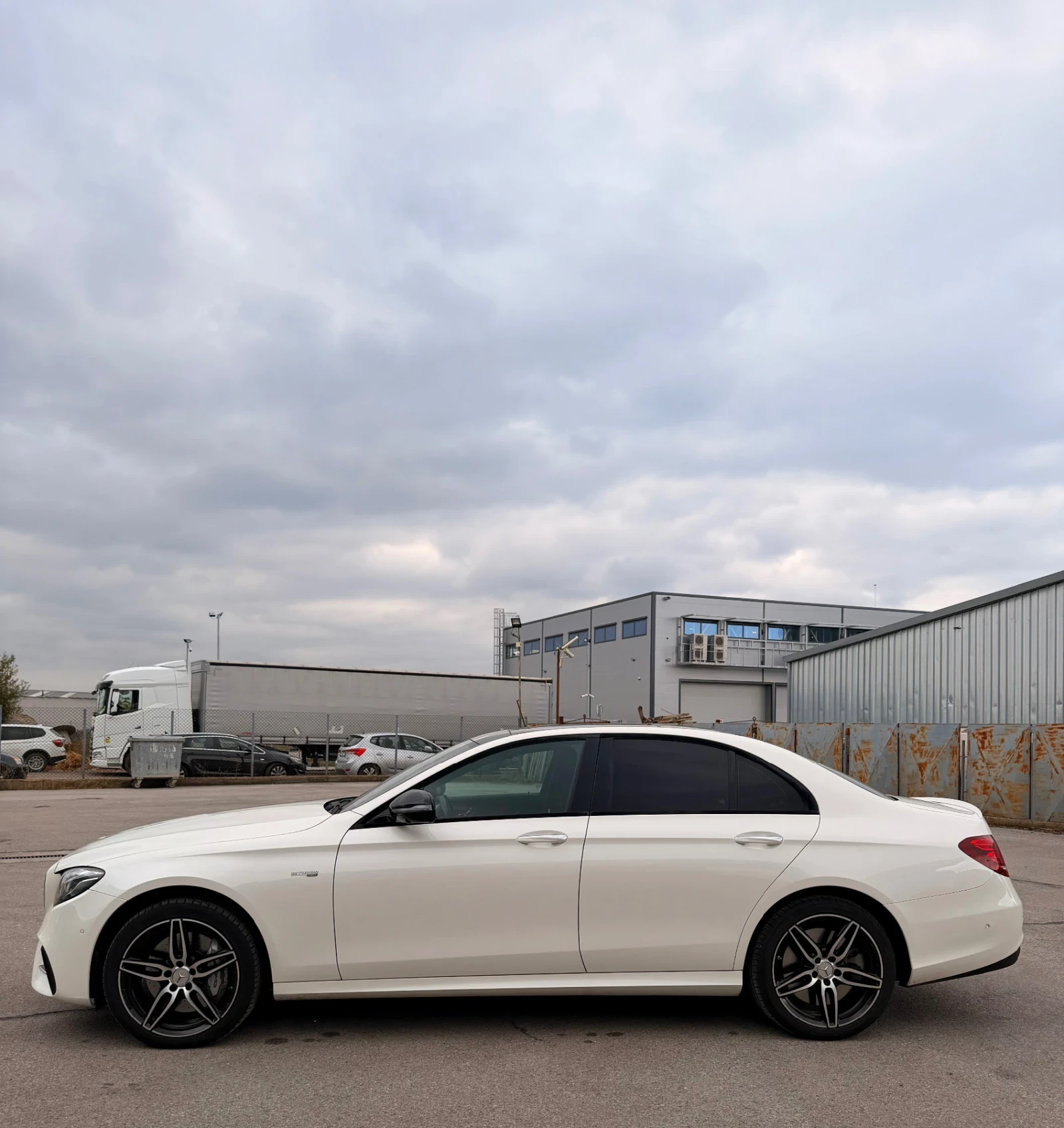 Mercedes-Benz E 43 AMG, снимка 5 - Автомобили и джипове - 56506066