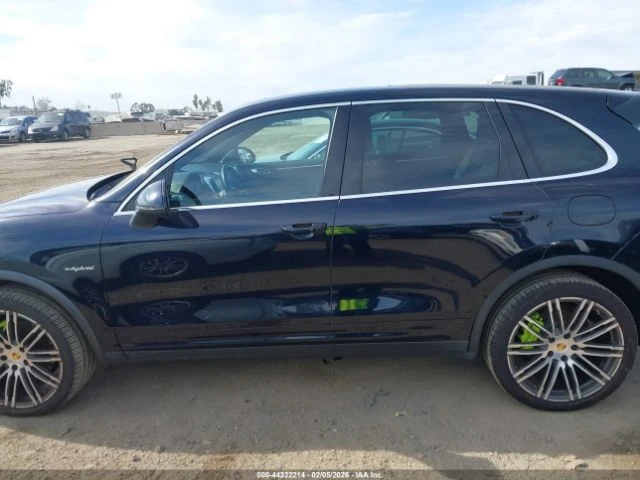 Porsche Cayenne S* E-HYBRID* FACE* PDK* ПОДГРЕВ* КАМЕРА* КЕЙЛЕС, снимка 6 - Автомобили и джипове - 53649713