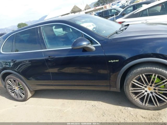 Porsche Cayenne S* E-HYBRID* FACE* PDK* ПОДГРЕВ* КАМЕРА* КЕЙЛЕС, снимка 5 - Автомобили и джипове - 53649713