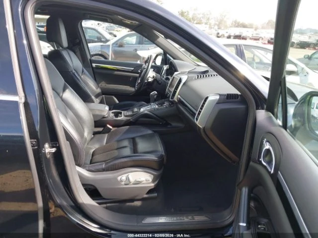 Porsche Cayenne S* E-HYBRID* FACE* PDK* ПОДГРЕВ* КАМЕРА* КЕЙЛЕС, снимка 9 - Автомобили и джипове - 53649713