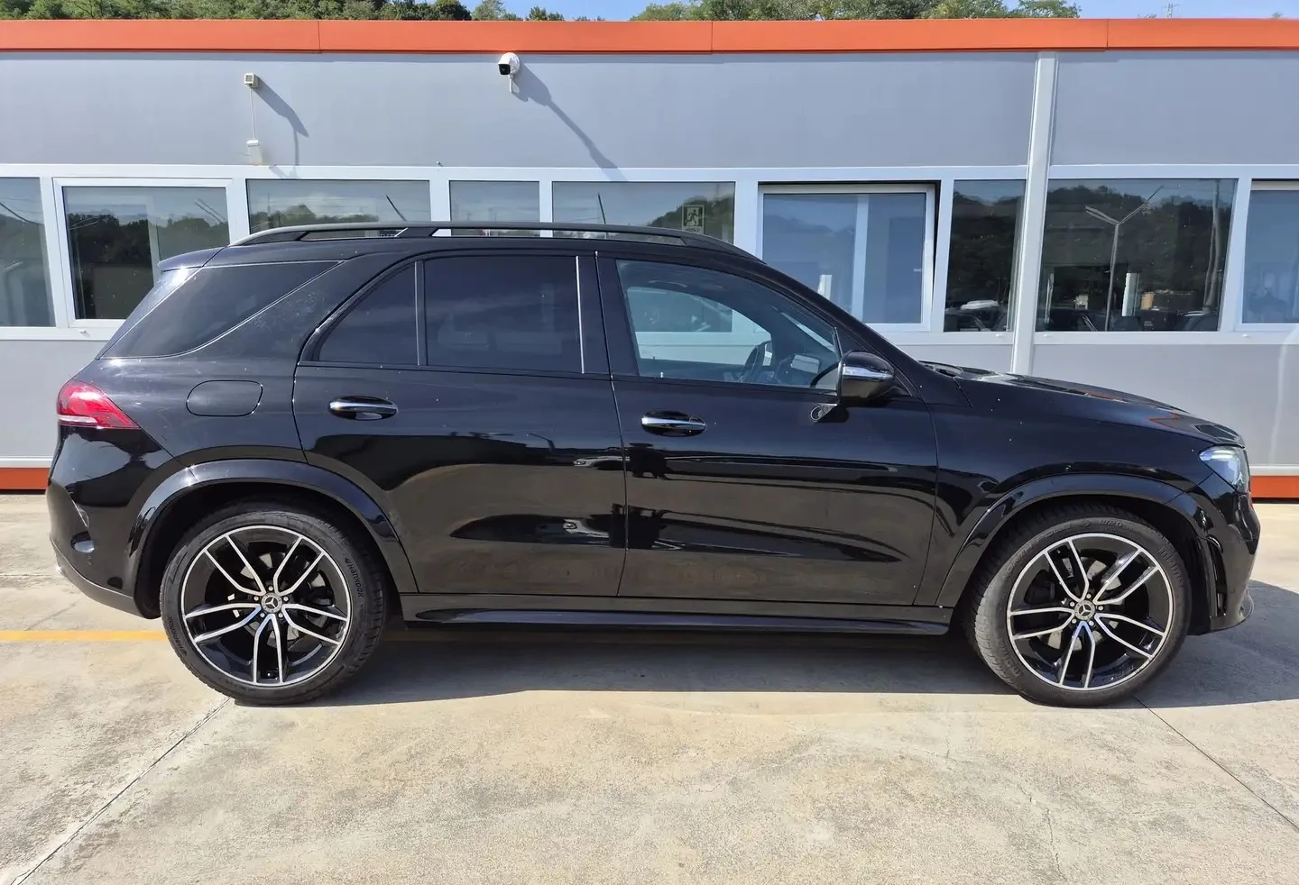 Mercedes-Benz GLE 400 d 4Matic AMG-Line - изображение 4