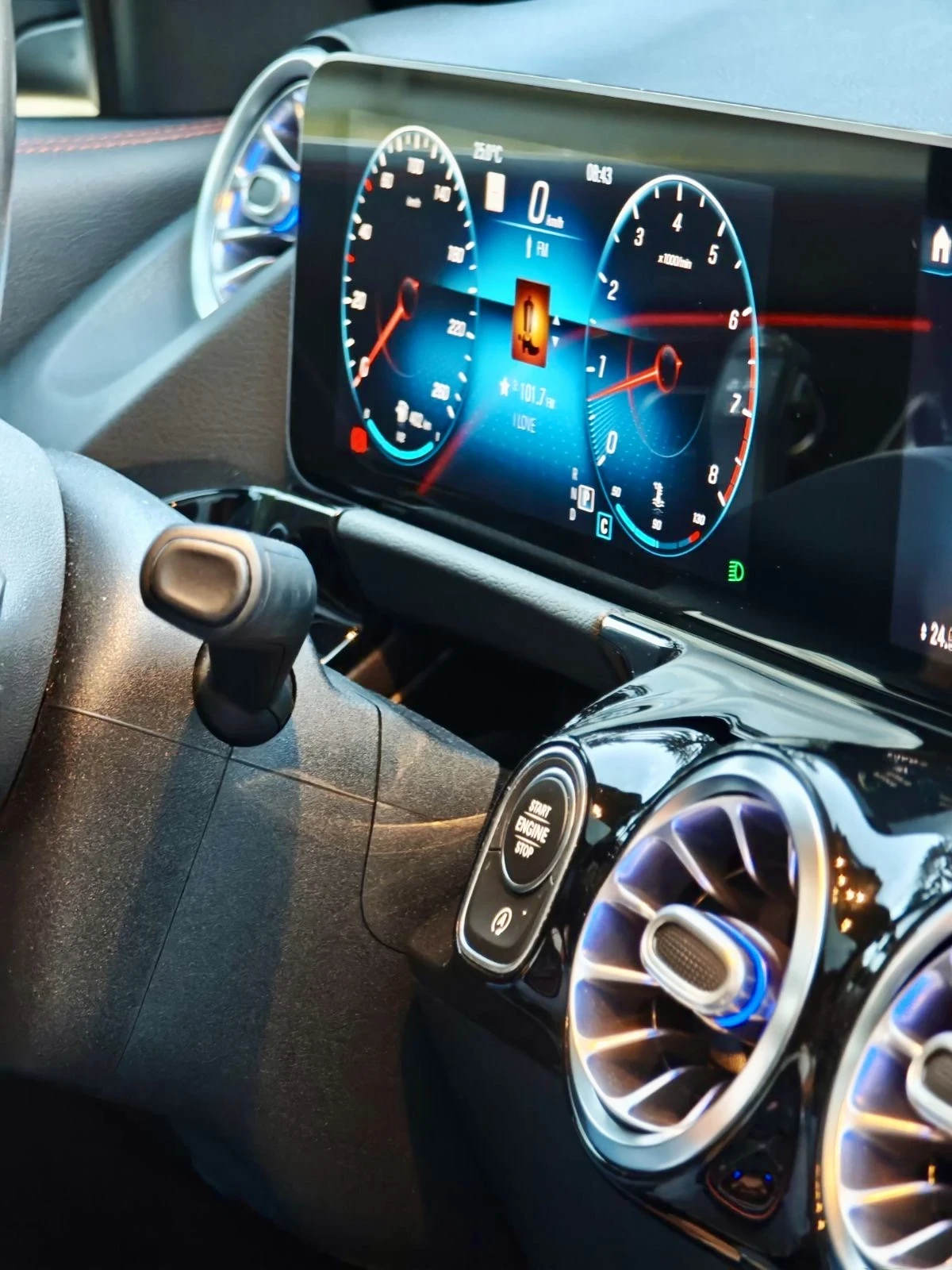 Mercedes-Benz GLA 250, снимка 10 - Автомобили и джипове - 54114888