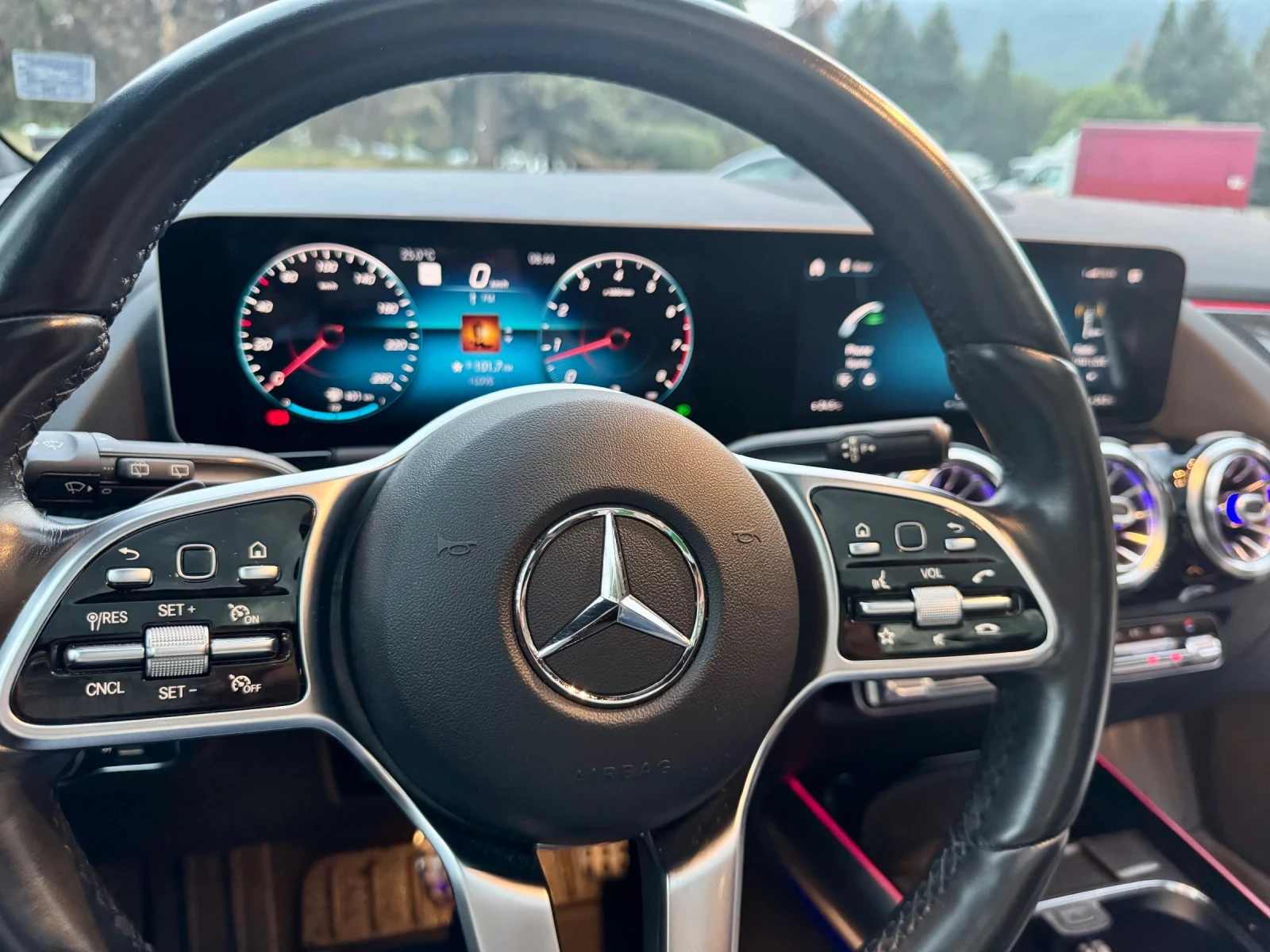 Mercedes-Benz GLA 250, снимка 9 - Автомобили и джипове - 54114888