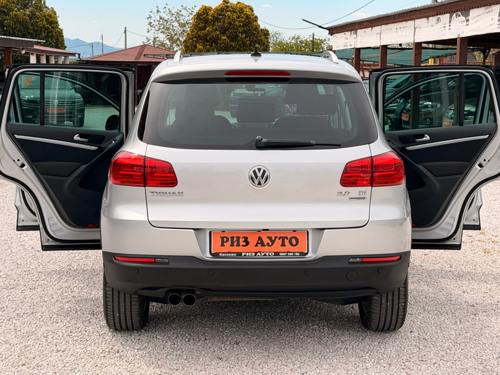 VW Tiguan 2.0TDI* LED* KSENON* 6sk* NAVI* MULTI VOLAN* LIZIN, снимка 8 - Автомобили и джипове - 54411978