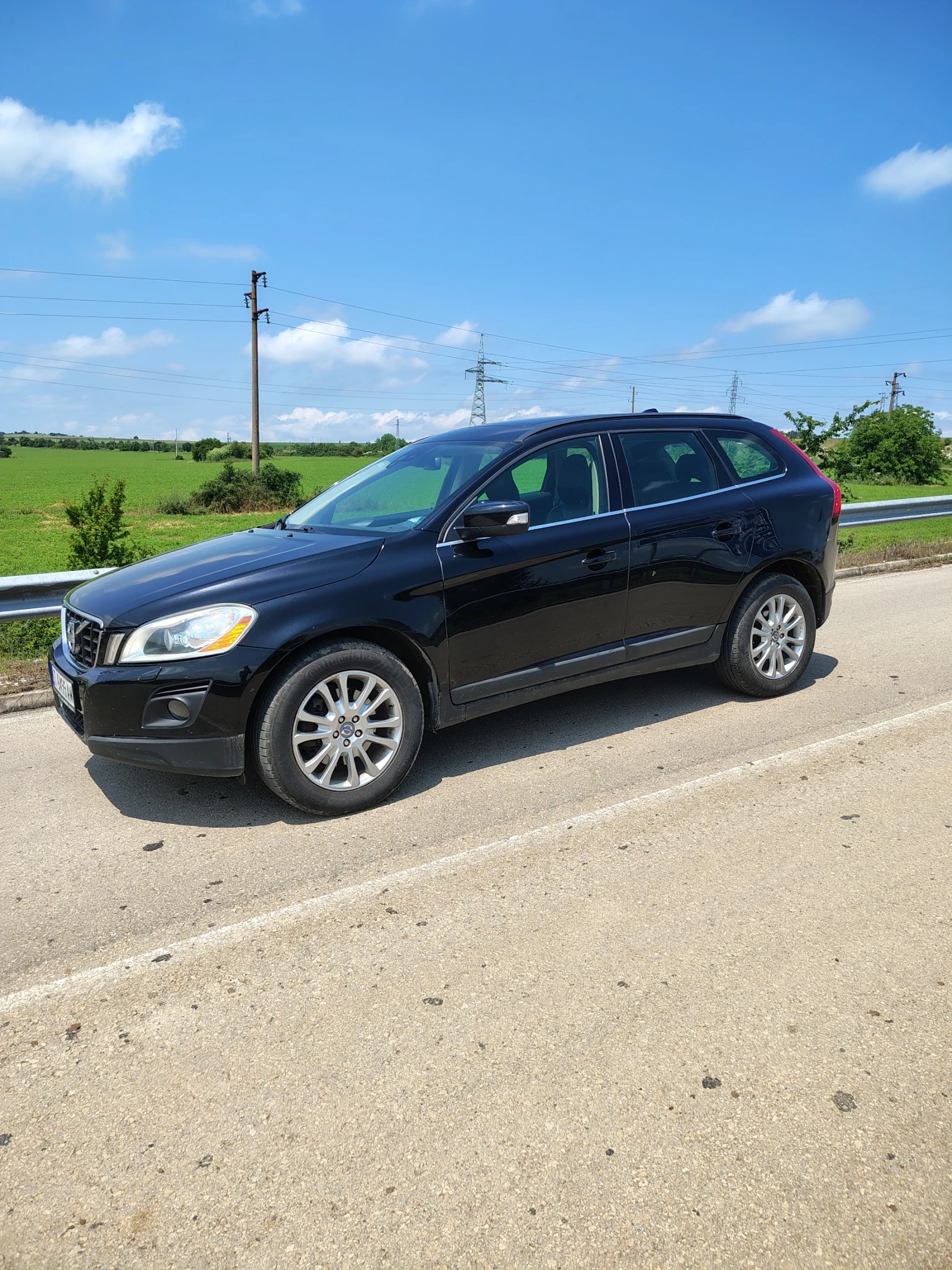 Volvo XC60 2.4 D5 / 4х4 / Автоматик / Кожа, снимка 2 - Автомобили и джипове - 54801696