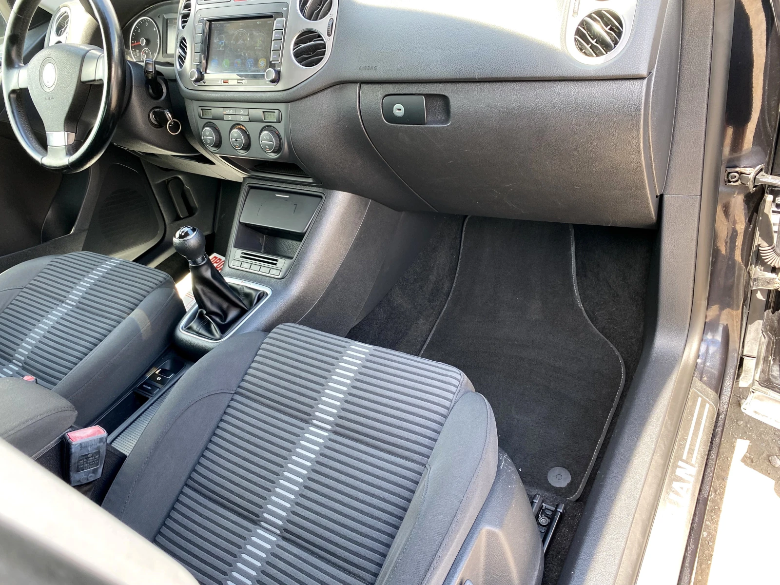 VW Tiguan 2.0TDI 4Motion Multimedia, снимка 9 - Автомобили и джипове - 54867241