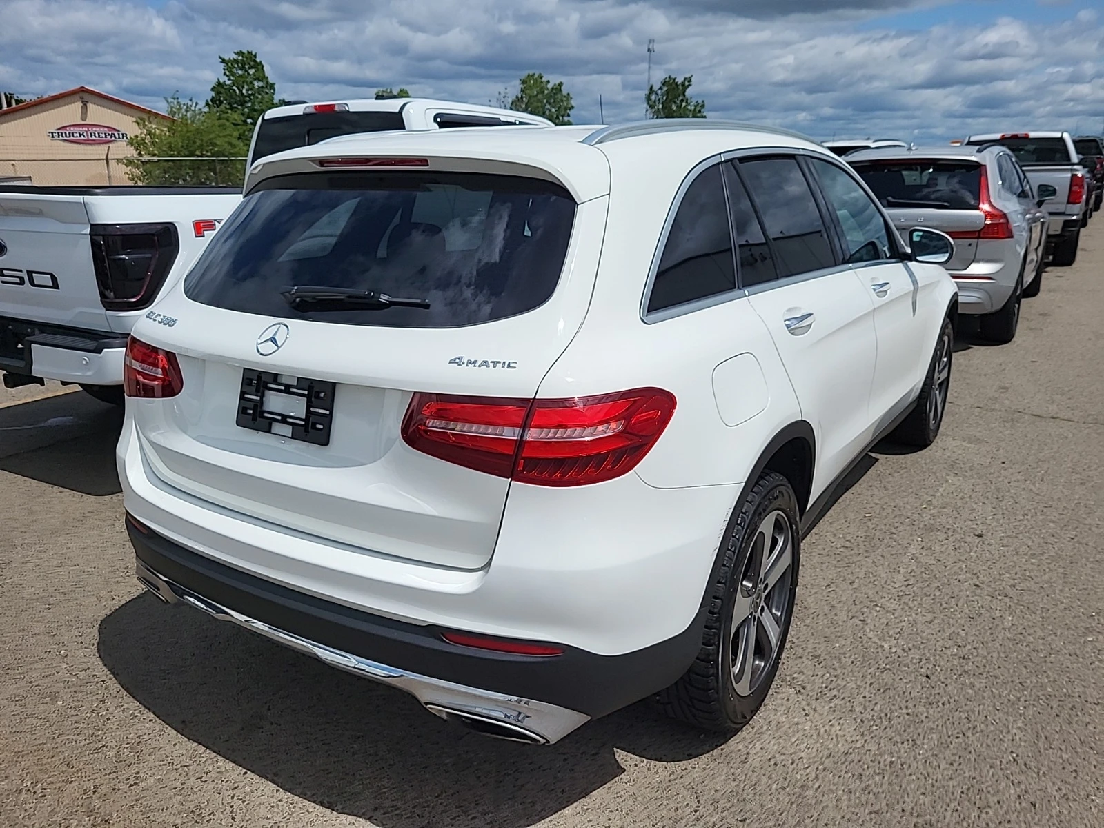 Mercedes-Benz GLC 300, снимка 2 - Автомобили и джипове - 55720521