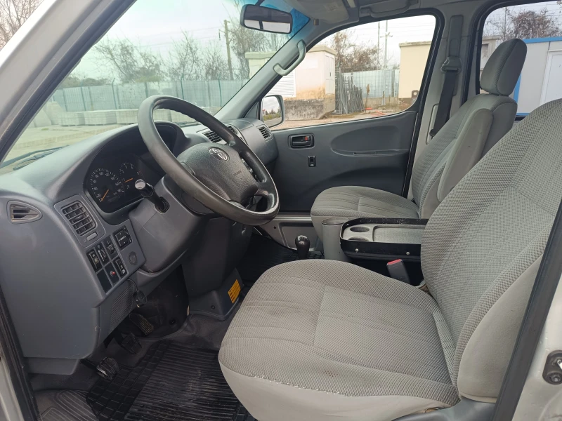 Toyota Hiace, снимка 9 - Бусове и автобуси - 52639497
