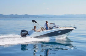 Лодка Quicksilver 675 Sundeck , снимка 2 - Воден транспорт - 39938272