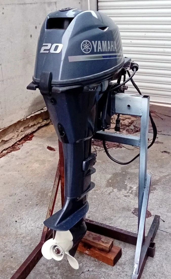 Лодка Yamaha Varan 20ks, снимка 3 - Воден транспорт - 54365762