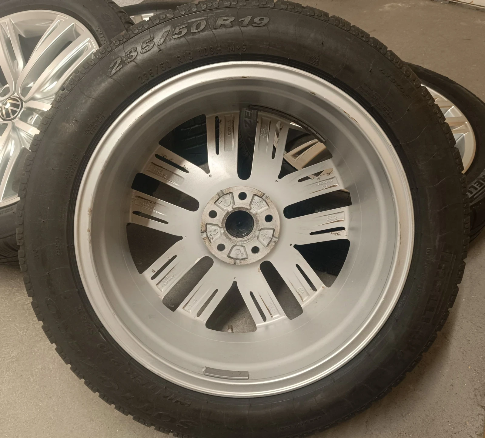    235/50R19  VW Tiguan | Mobile.bg   3