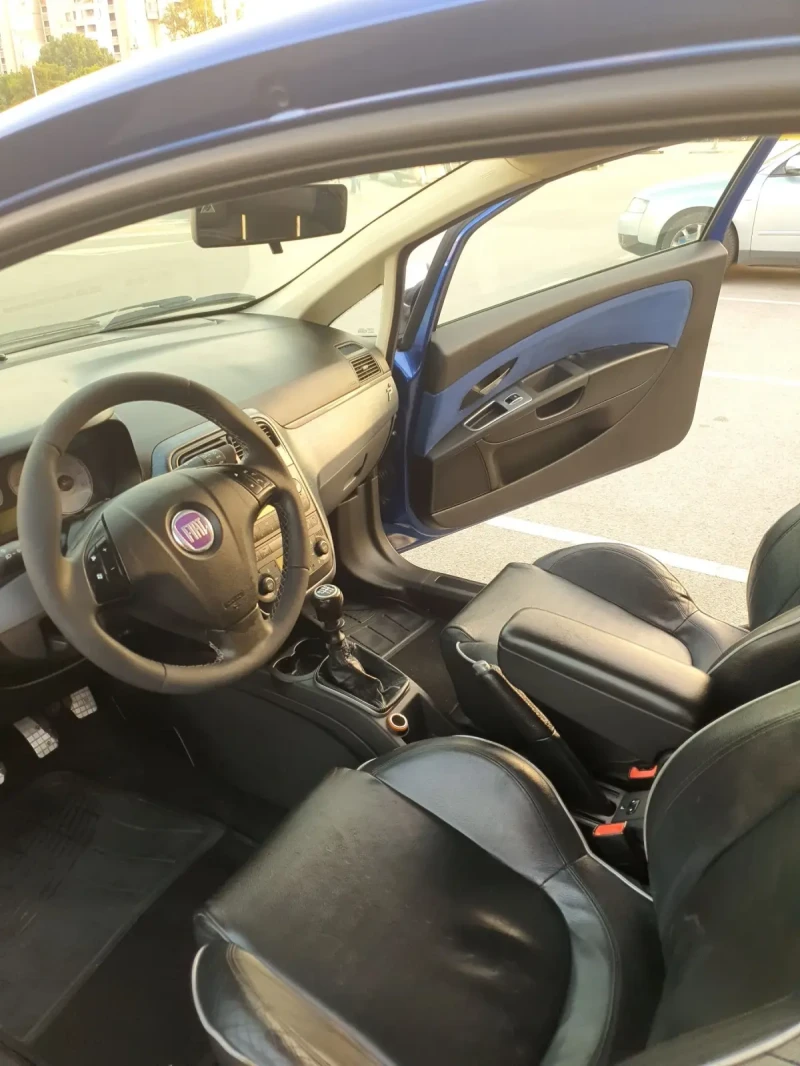 Fiat Punto Grande Punto 1.9 Multidjet , снимка 8 - Автомобили и джипове - 47980199