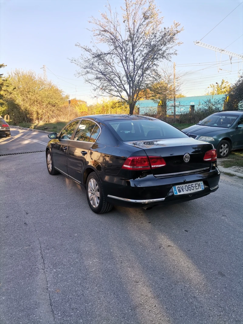 VW Passat 1.6тди 105к.6ск.NAVI, снимка 5 - Автомобили и джипове - 47798577