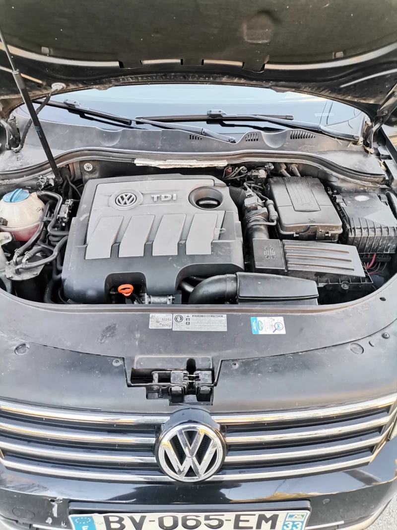 VW Passat 1.6тди 105к.6ск.NAVI, снимка 9 - Автомобили и джипове - 47798577