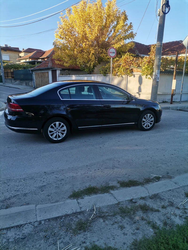 VW Passat 1.6тди 105к.6ск.NAVI, снимка 3 - Автомобили и джипове - 47798577