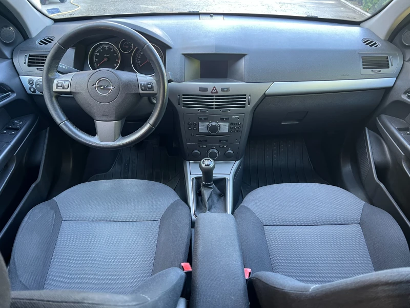 Opel Astra 1.6 Twinport, снимка 9 - Автомобили и джипове - 48195150