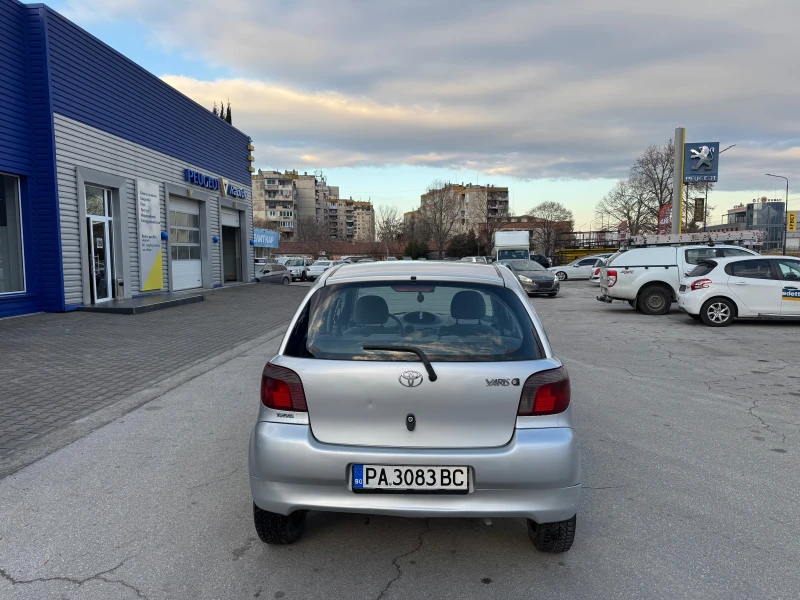 Toyota Yaris 1.0 бензин, снимка 3 - Автомобили и джипове - 48323366