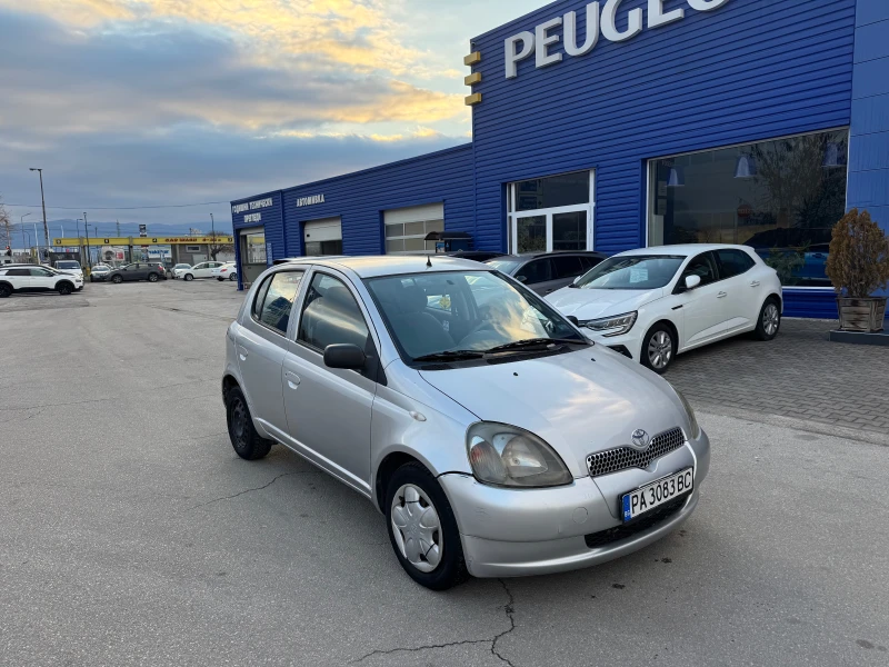 Toyota Yaris 1.0 бензин, снимка 1 - Автомобили и джипове - 48323366