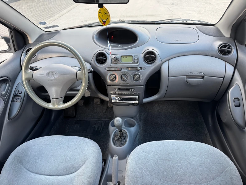 Toyota Yaris 1.0 бензин, снимка 10 - Автомобили и джипове - 48323366