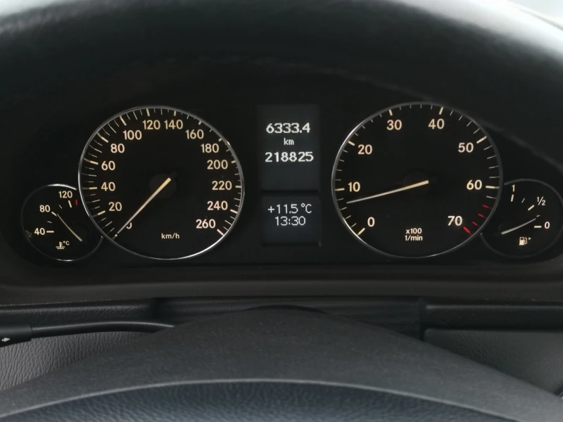 Mercedes-Benz C 180 i Kompressor, снимка 12 - Автомобили и джипове - 48884528