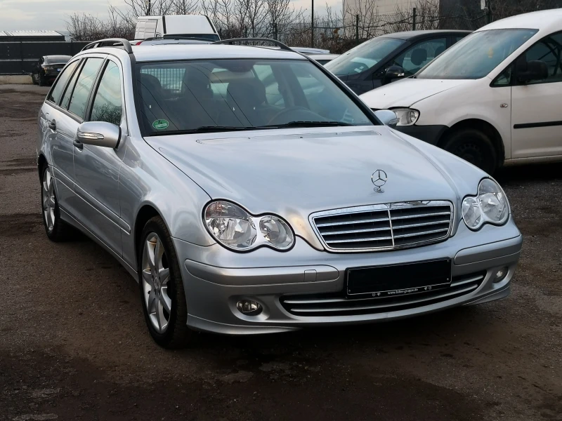 Mercedes-Benz C 180 i Kompressor, снимка 3 - Автомобили и джипове - 48884528