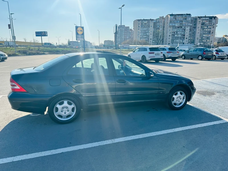 Mercedes-Benz C 180, снимка 8 - Автомобили и джипове - 49563551