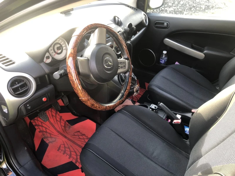 Mazda 2, снимка 2 - Автомобили и джипове - 52534807