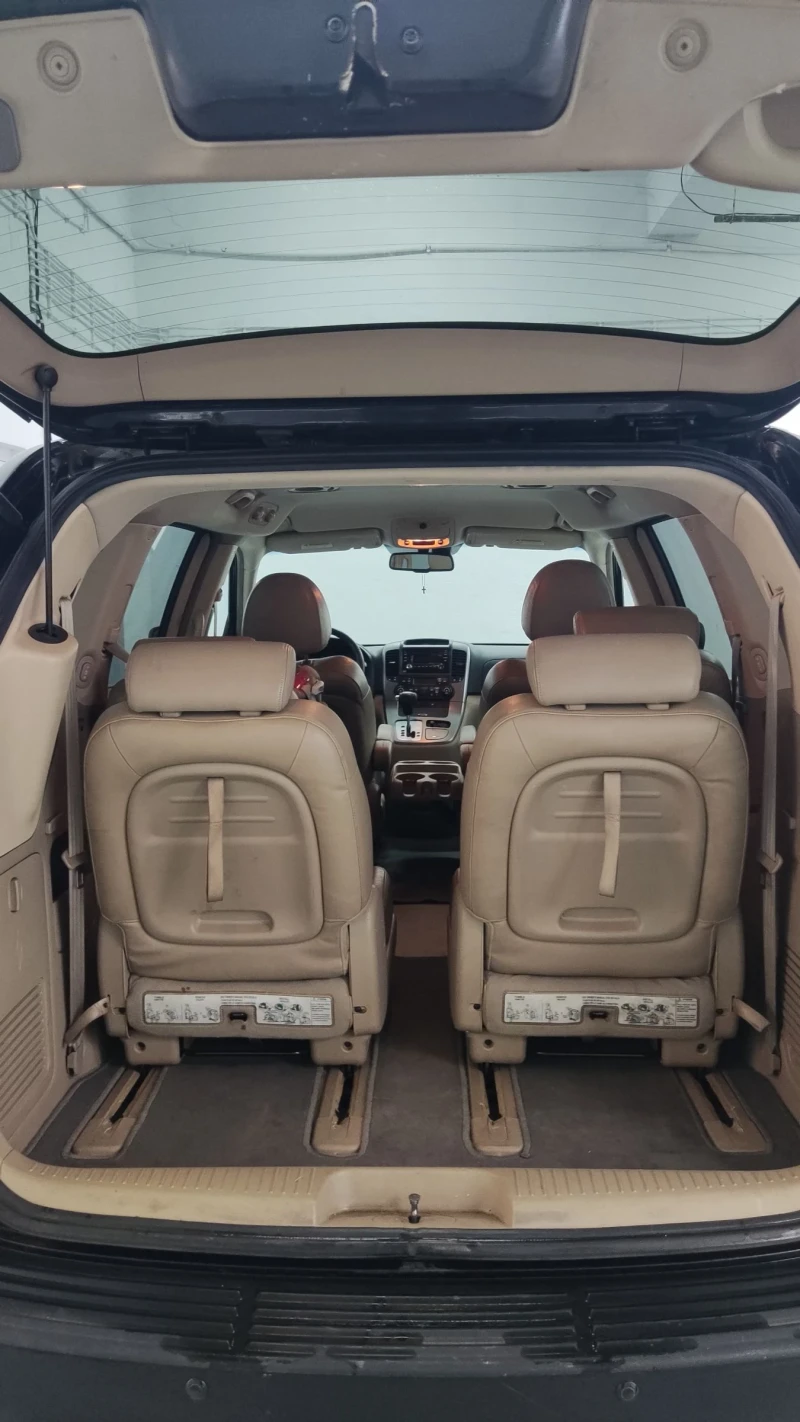 Kia Carnival, снимка 11 - Автомобили и джипове - 52677638