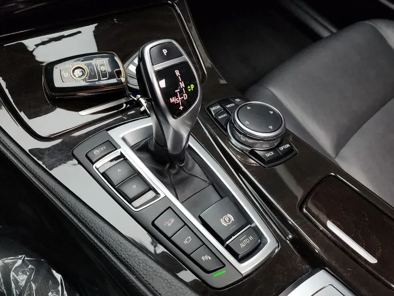 BMW 528 i xDrive - САМО 30% АВАНС, снимка 9 - Автомобили и джипове - 55803164