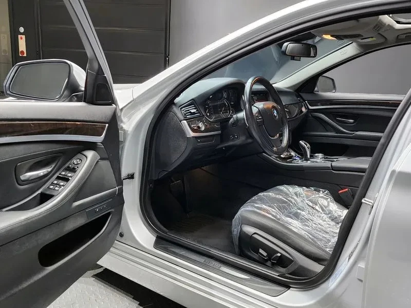 BMW 528 i xDrive - САМО 30% АВАНС, снимка 11 - Автомобили и джипове - 55803164